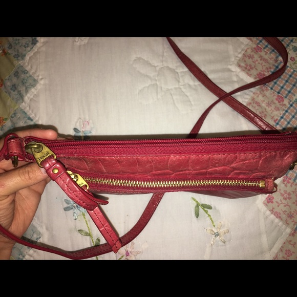 Clearance 🛍 Red fossil crocodile crossbody. - Picture 3 of 8